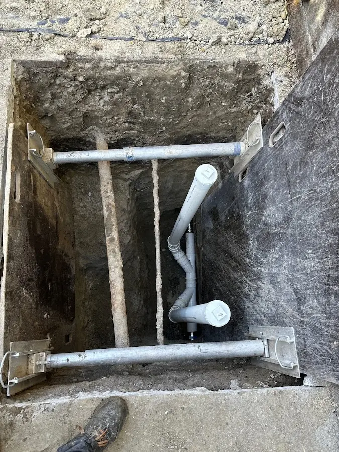 Experienced plumber completing Gas Line Repair work in Miami Springs
